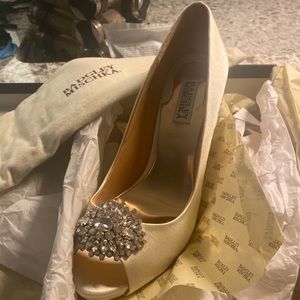 Never been used heels